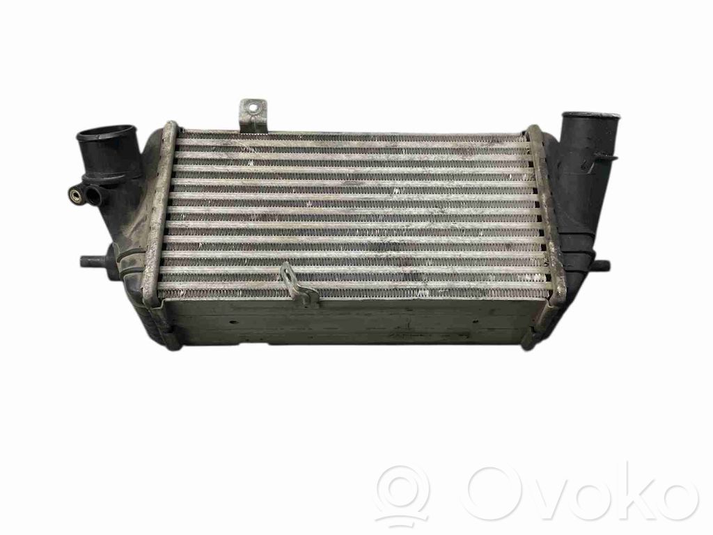 Hyundai i30 Interkūlerio radiatorius 