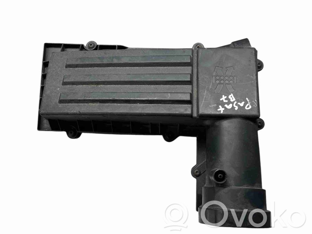 Volkswagen PASSAT B7 Air filter box 