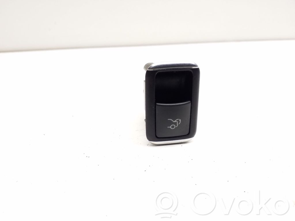 Mercedes-Benz C W204 Tailgate opening switch 