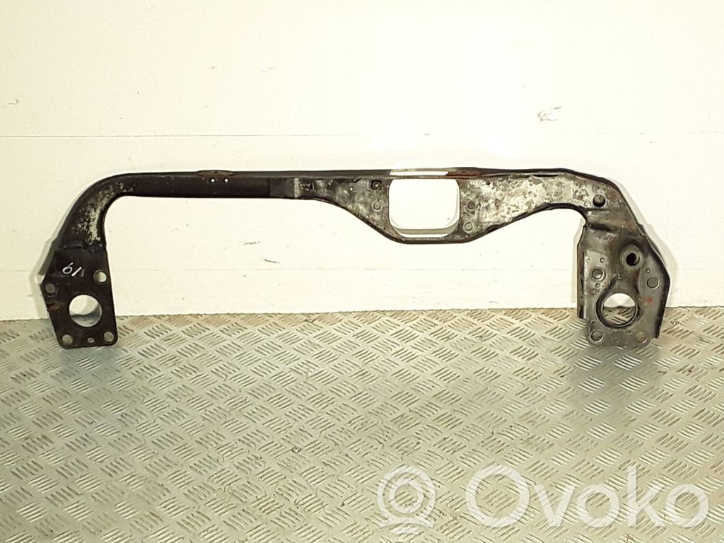 Audi A6 S6 C5 4B Apatinė dalis radiatorių panelės (televizoriaus) 