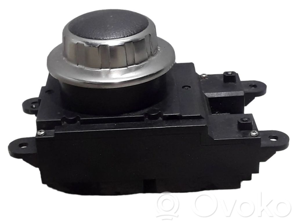 Multifunctional control switch/knob   6963051