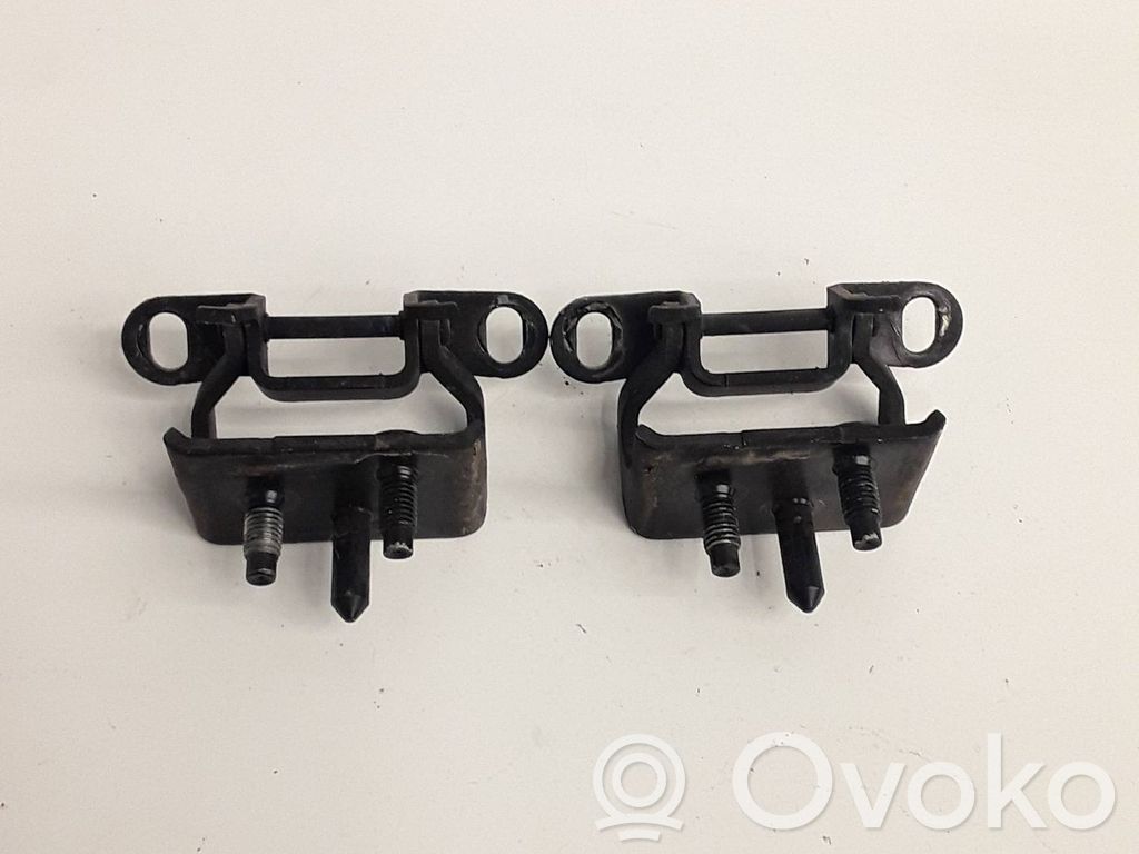 Volvo C30 Tailgate/trunk/boot hinge 