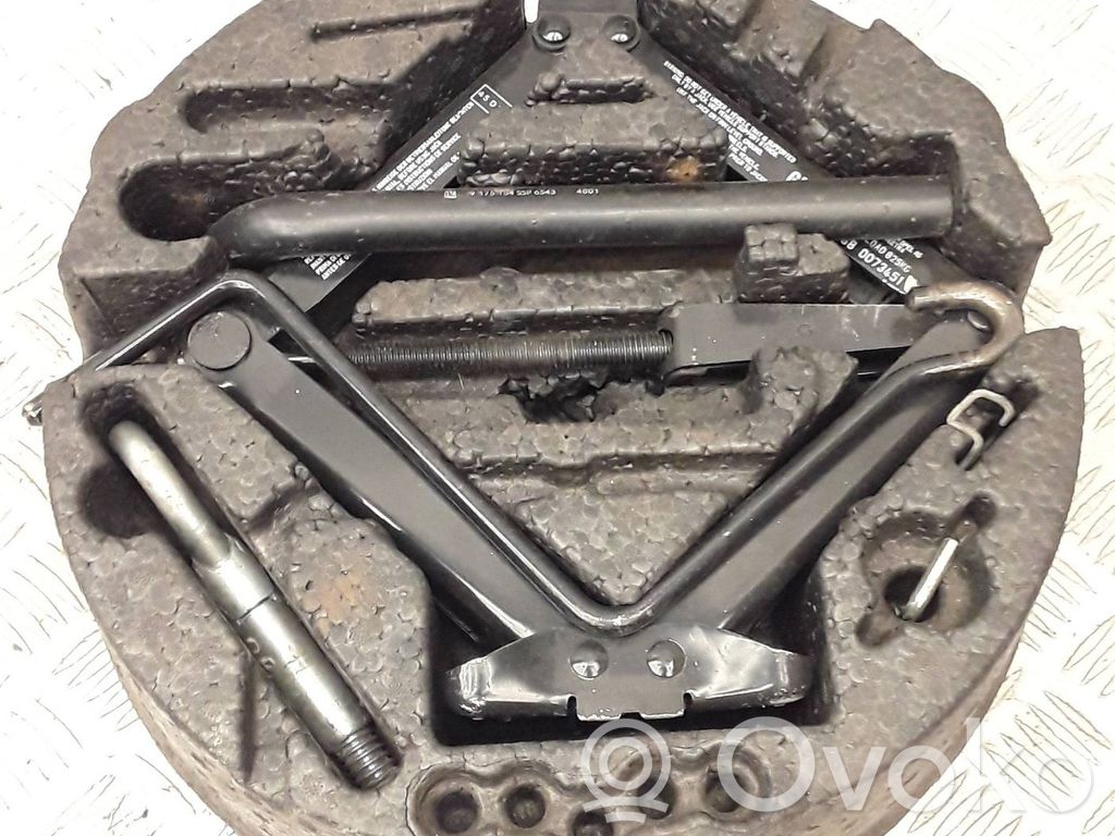Opel Vectra C Tool set 