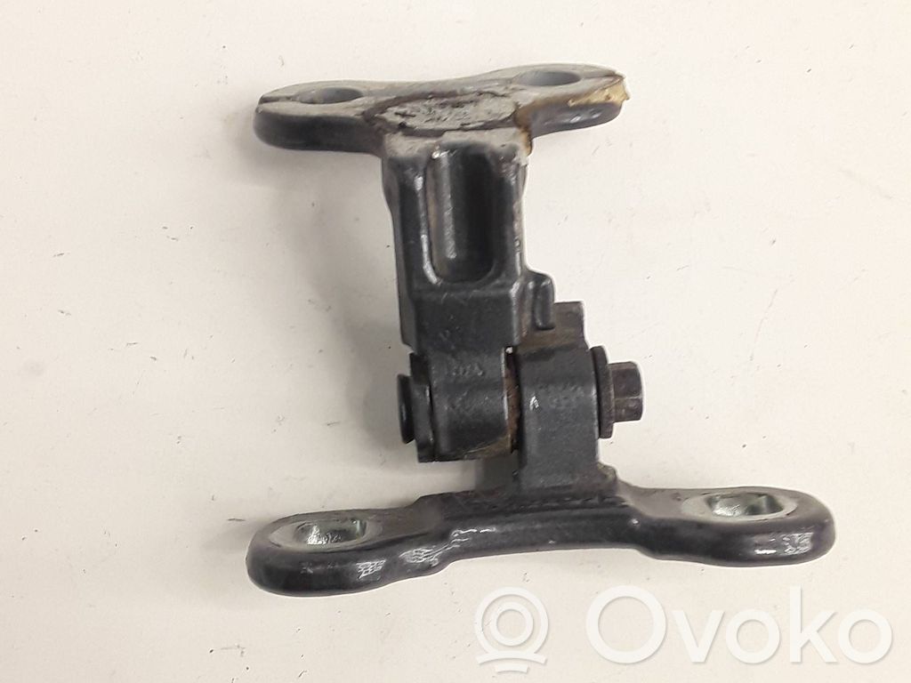 Volvo V50 Front door upper hinge 