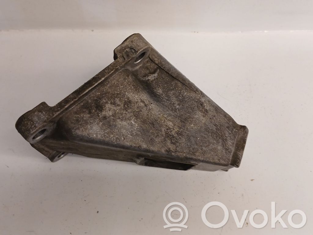 Audi A8 S8 D2 4D Engine mounting bracket 