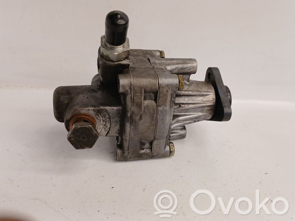 Ohjaustehostimen pumppu   4D0145155H