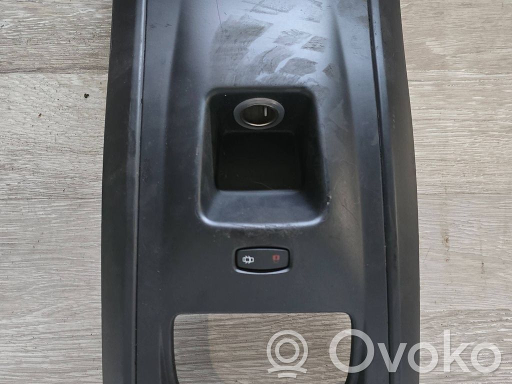 Botón interruptor de bloqueo de puertas   8200064060