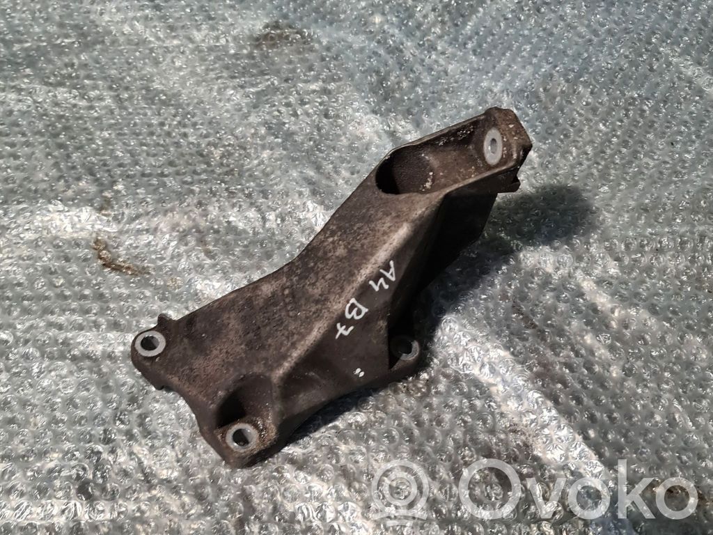 Engine mounting bracket   8E0199307A