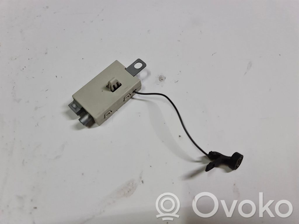 Volvo C30 Antenos stiprintuvas 
