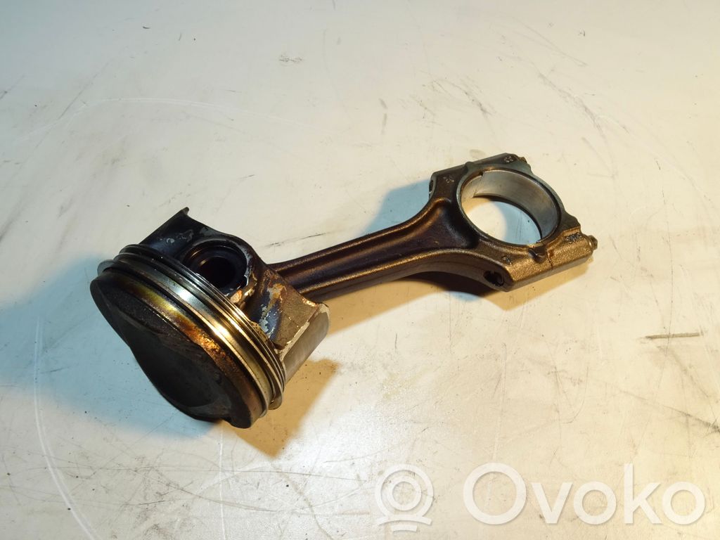 Audi A5 8T 8F Piston with connecting rod 