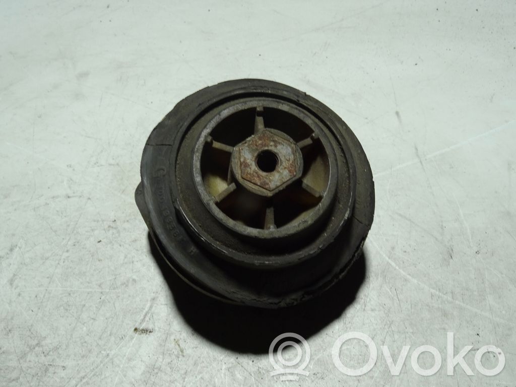 Audi A8 S8 D2 4D Engine mount bracket 