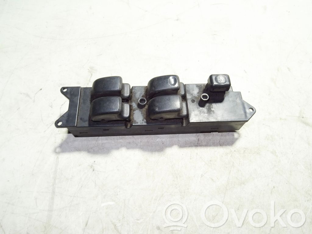 Electric window control switch   MR252815