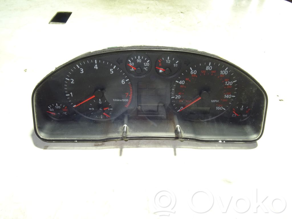 Audi A6 S6 C5 4B Tachimetro (quadro strumenti) 