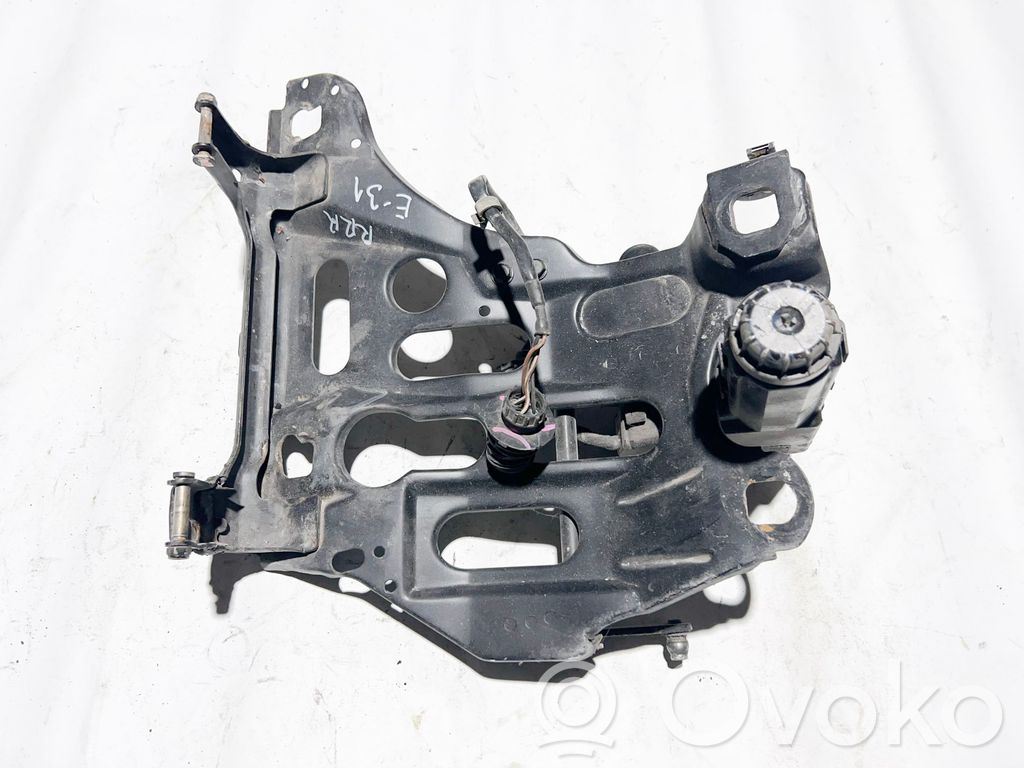 BMW 8 E31 Support phare frontale 
