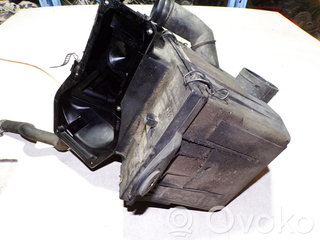 Audi A6 S6 C4 4A Obudowa filtra powietrza 