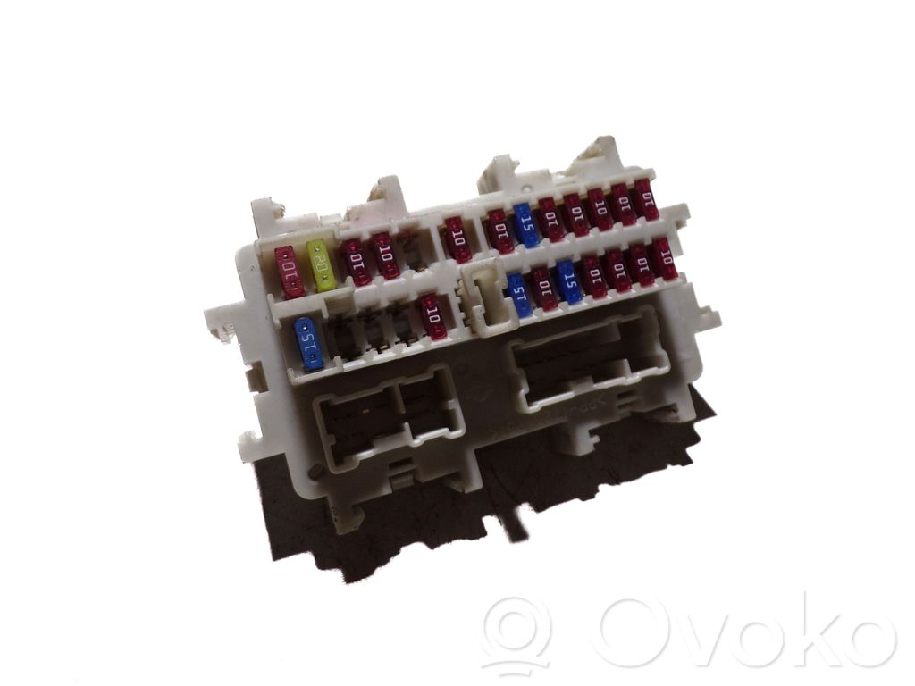 Nissan Pathfinder R51 Fuse module 