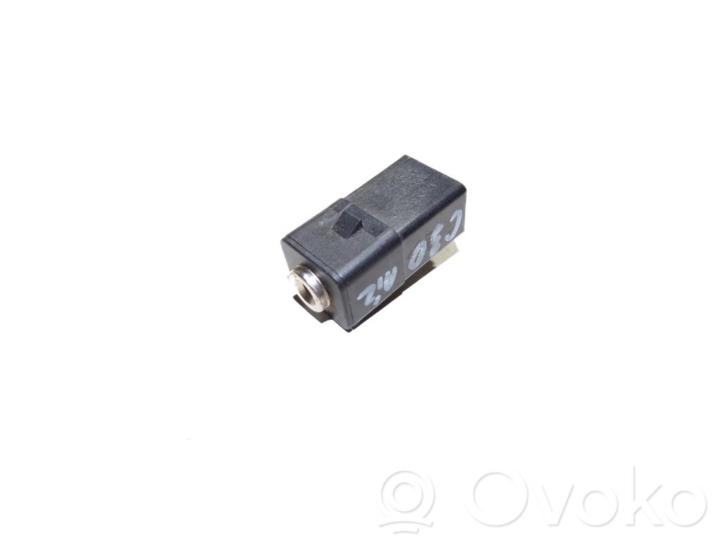 Volvo C30 Разъем AUX 