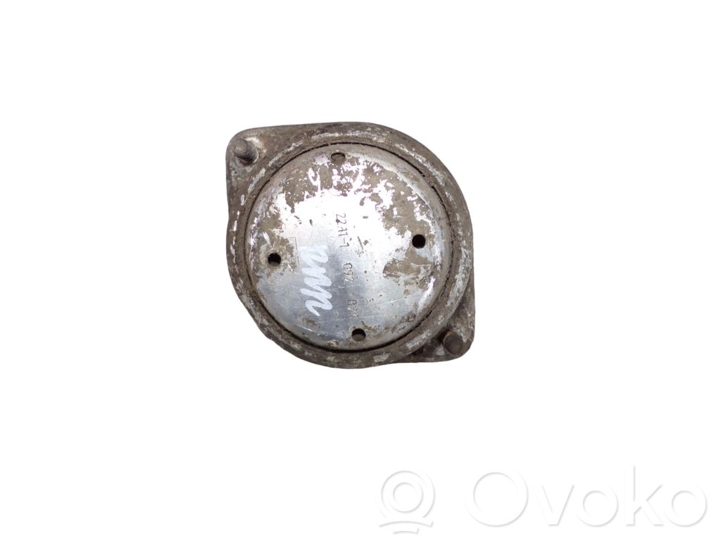 BMW 7 E38 Engine mount bracket 