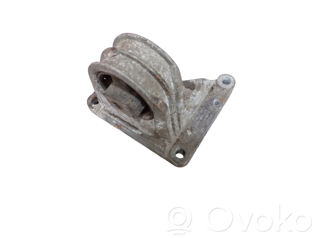 Engine mount bracket   8649597