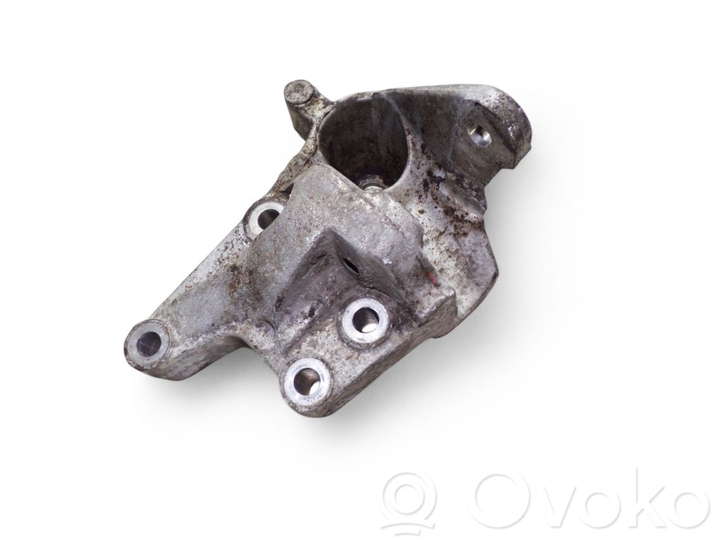 Citroen C5 Engine mounting bracket 