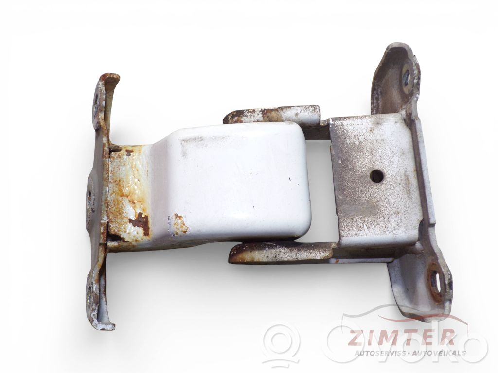 Loading door upper hinge   527428A