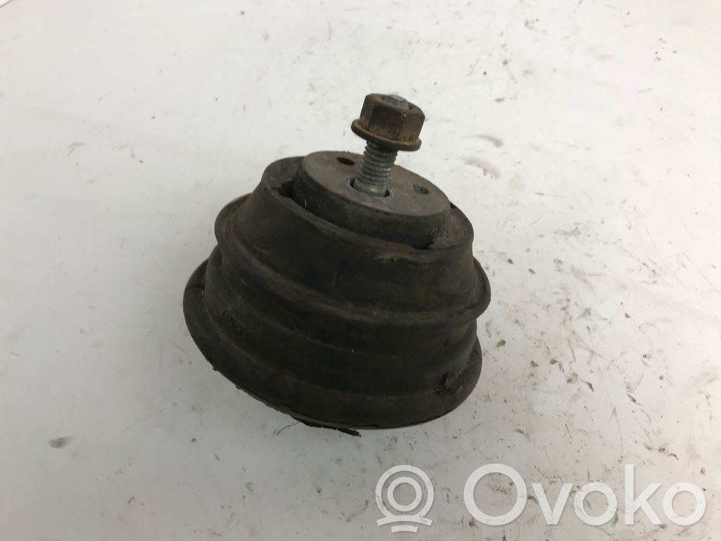 BMW 5 E39 Engine mount bracket 
