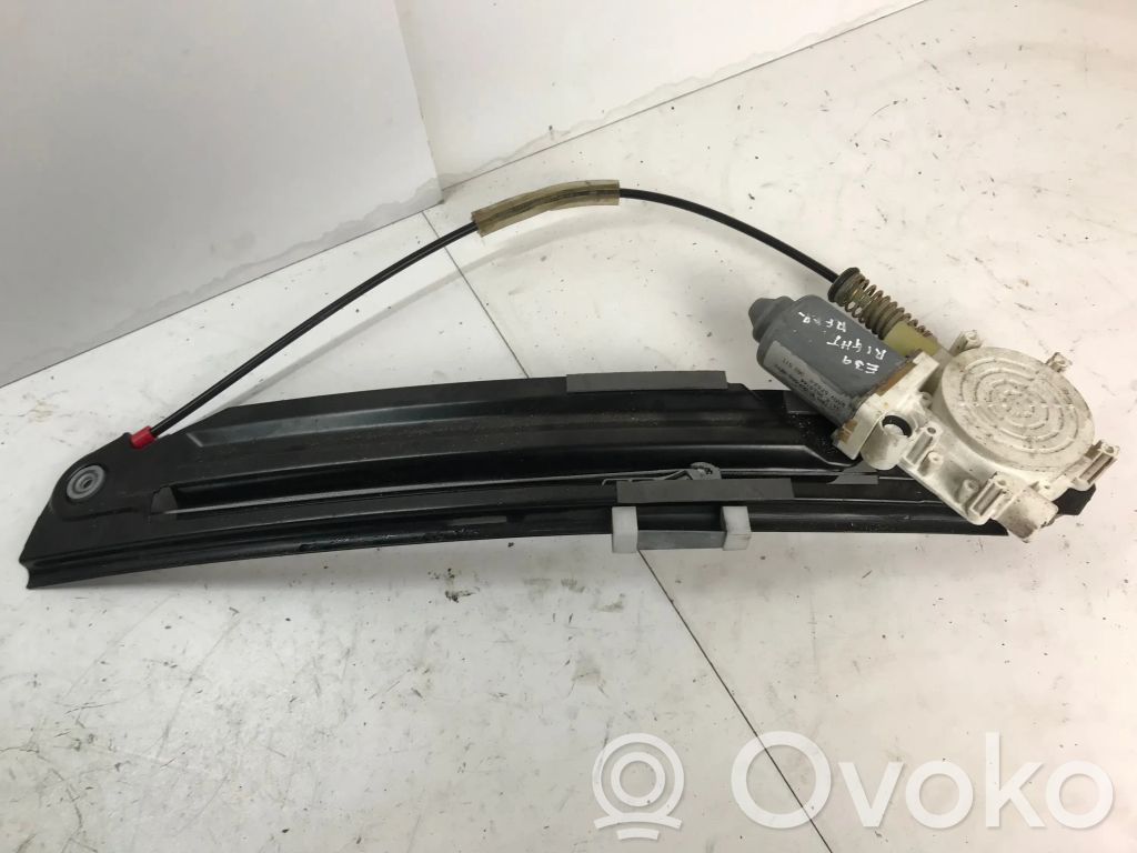 BMW 5 E39 Aizmugurē loga pacēlāja motoriņš 