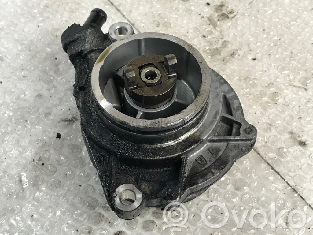 BMW 5 E39 Vacuum pump 