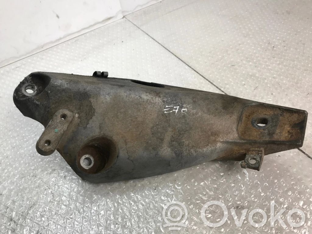 BMW X5 E70 Engine mounting bracket 