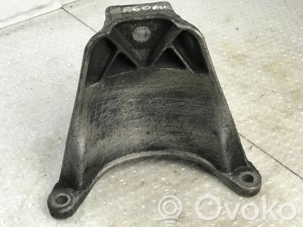 BMW 5 E60 E61 Gearbox mounting bracket 