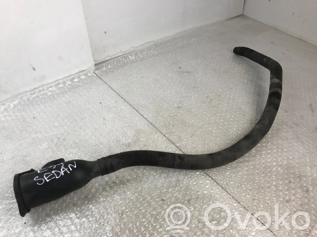 Logu šķidruma tvertne   7038436