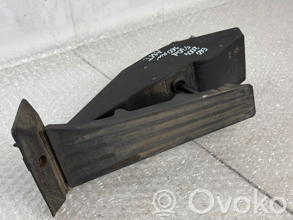 Accelerator throttle pedal   6766930,35406766930