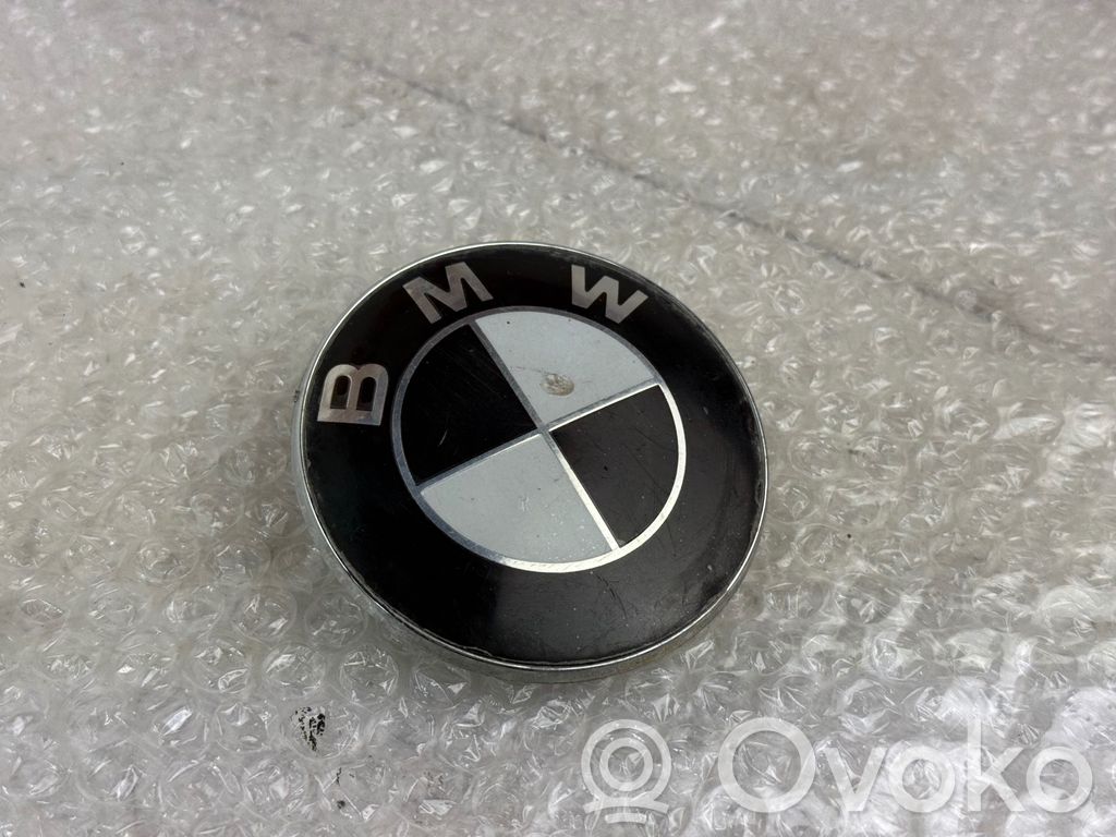 Ražotāja emblēma   8132375,51148132375