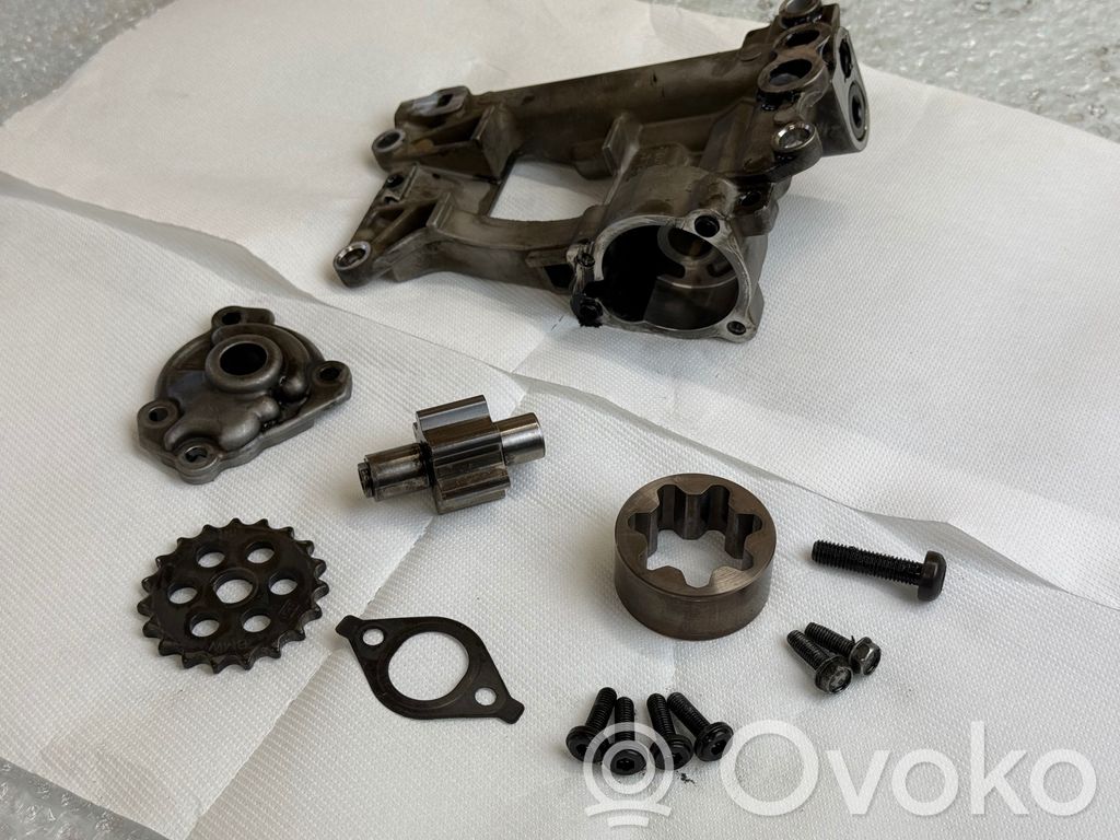 BMW 5 E39 Oil pump 