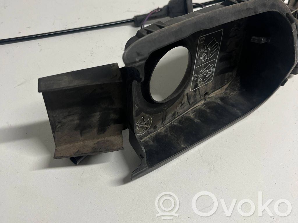 Szyjka / Wkład wlewu paliwa   68037875AD,32743G