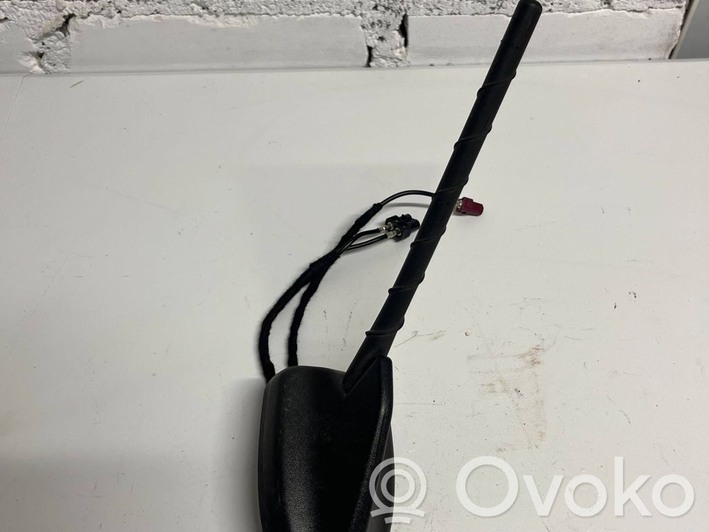 GPS-pystyantenni   MCPT19G461FB,MCP119G461FB