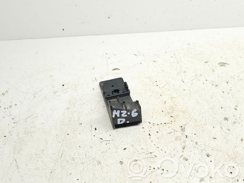 Headlight/headlamp mounting bracket   GS1050152