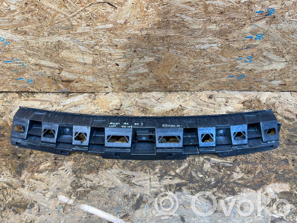 Audi A1 Soporte de montaje del parachoques trasero 