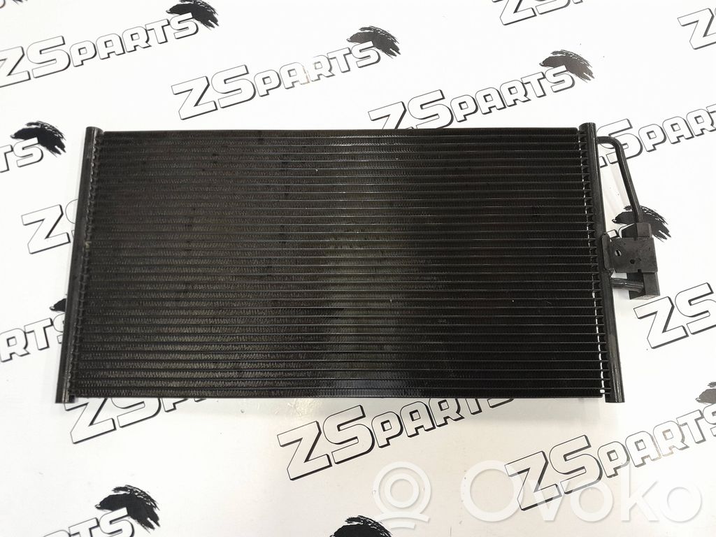 Radiateur condenseur de climatisation