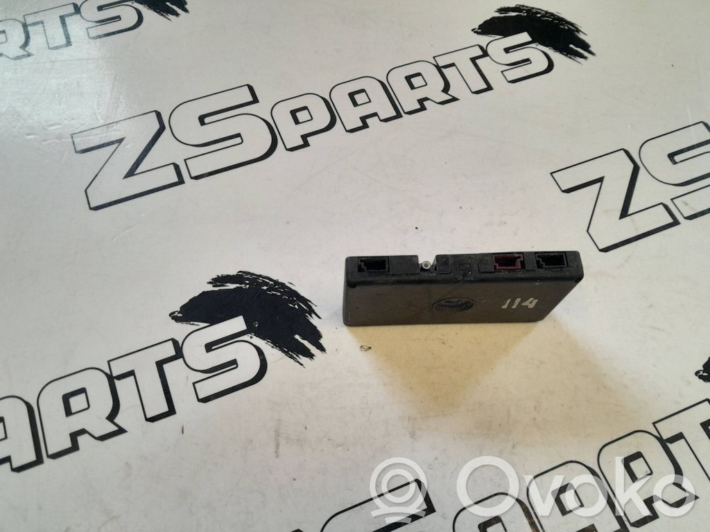 BMW 3 E46 Antenos stiprintuvas 