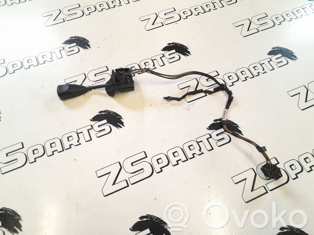 BMW 3 E36 Front wiper blade arm 