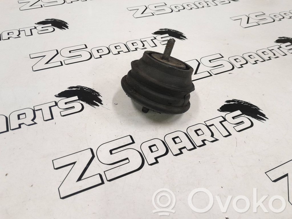 BMW 5 E39 Engine mount bracket 