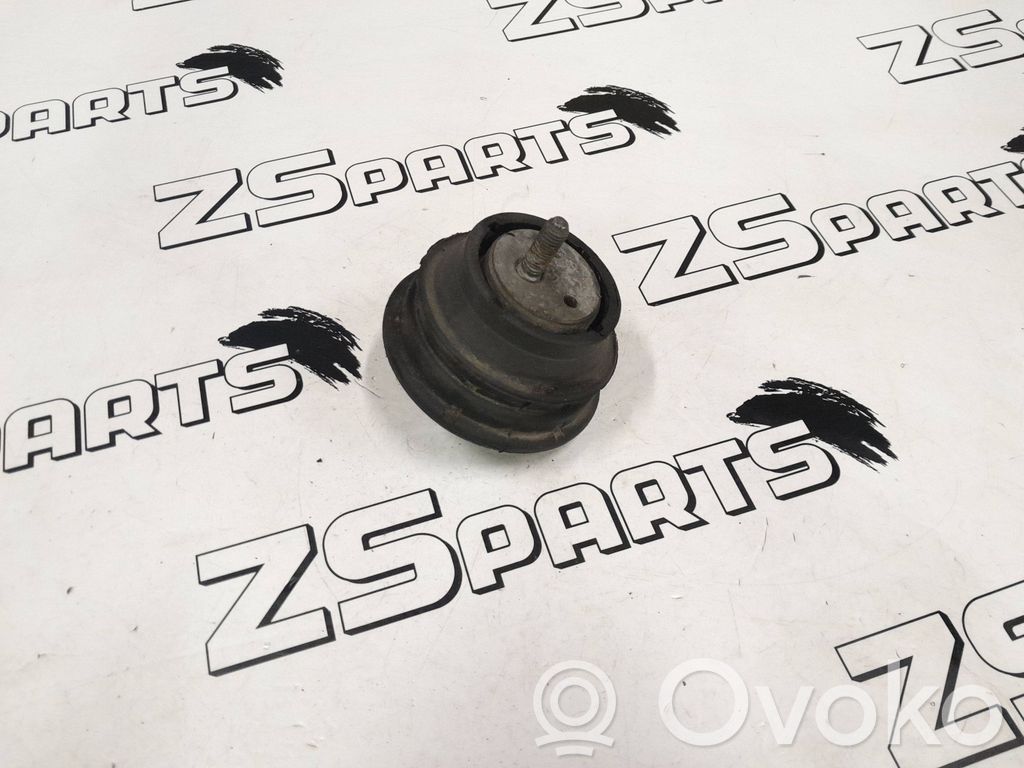 BMW 5 E39 Engine mount bracket 