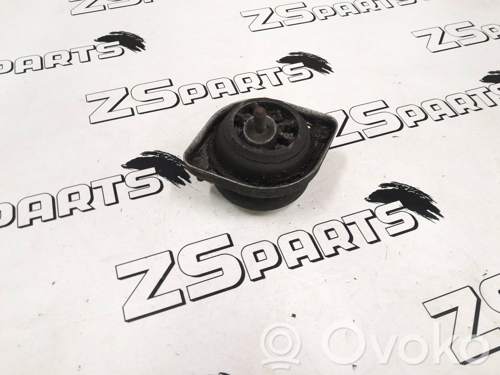BMW 7 E38 Engine mount bracket 