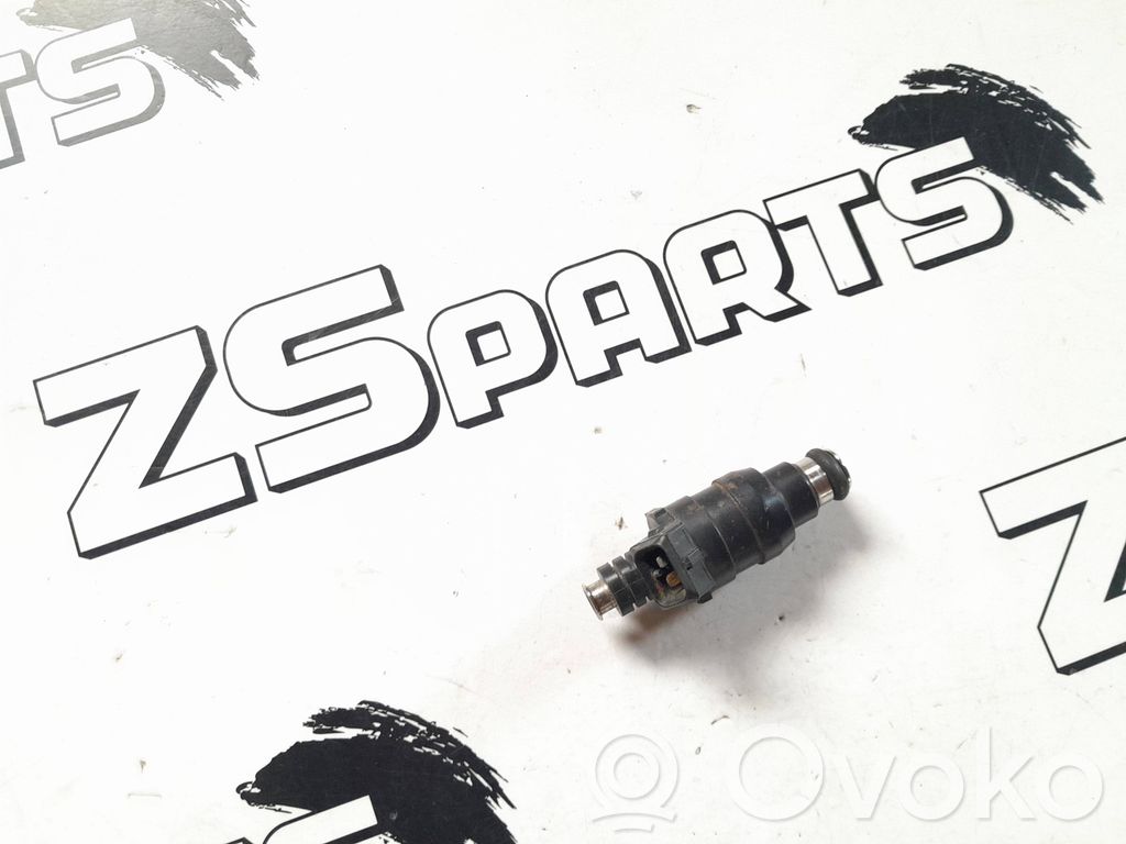 BMW 3 E36 Fuel injector 