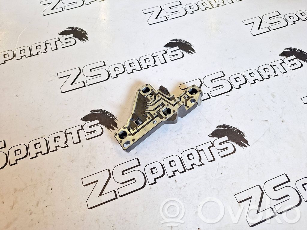 BMW 1 E81 E87 Aizmugures spuldzes vāka turētājs 