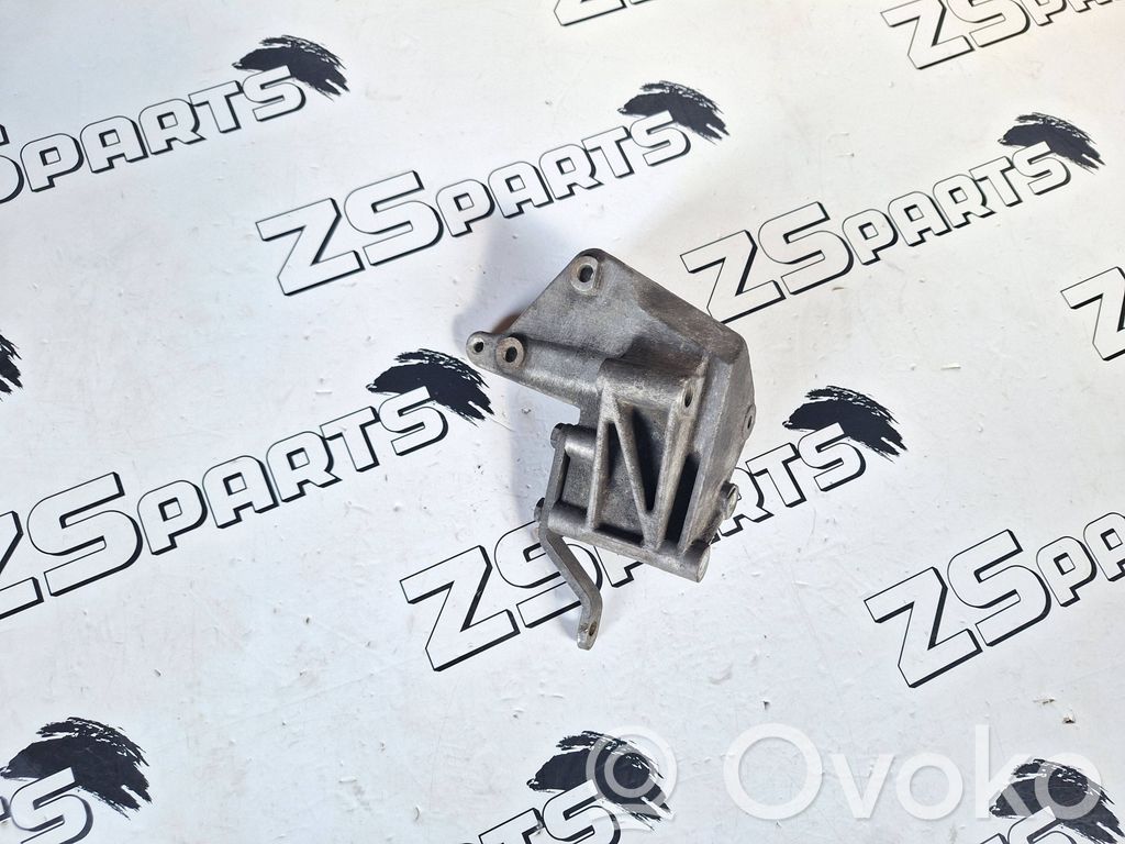 BMW 5 E34 Engine mounting bracket 