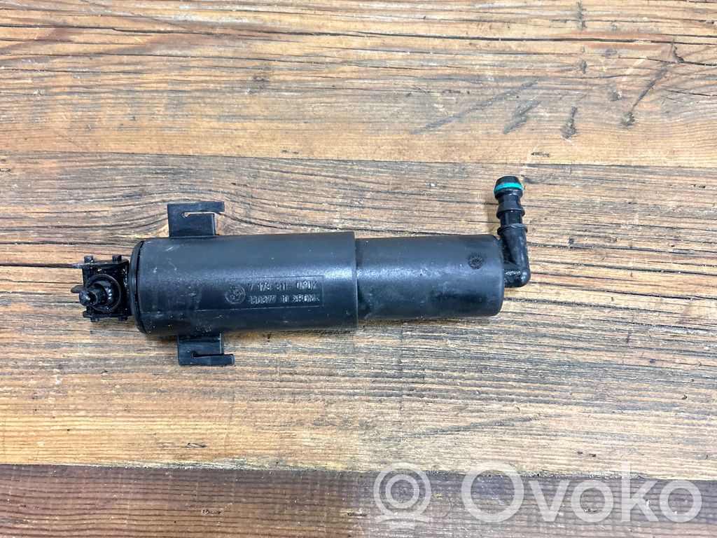 BMW 3 E90 E91 Headlight washer spray nozzle 