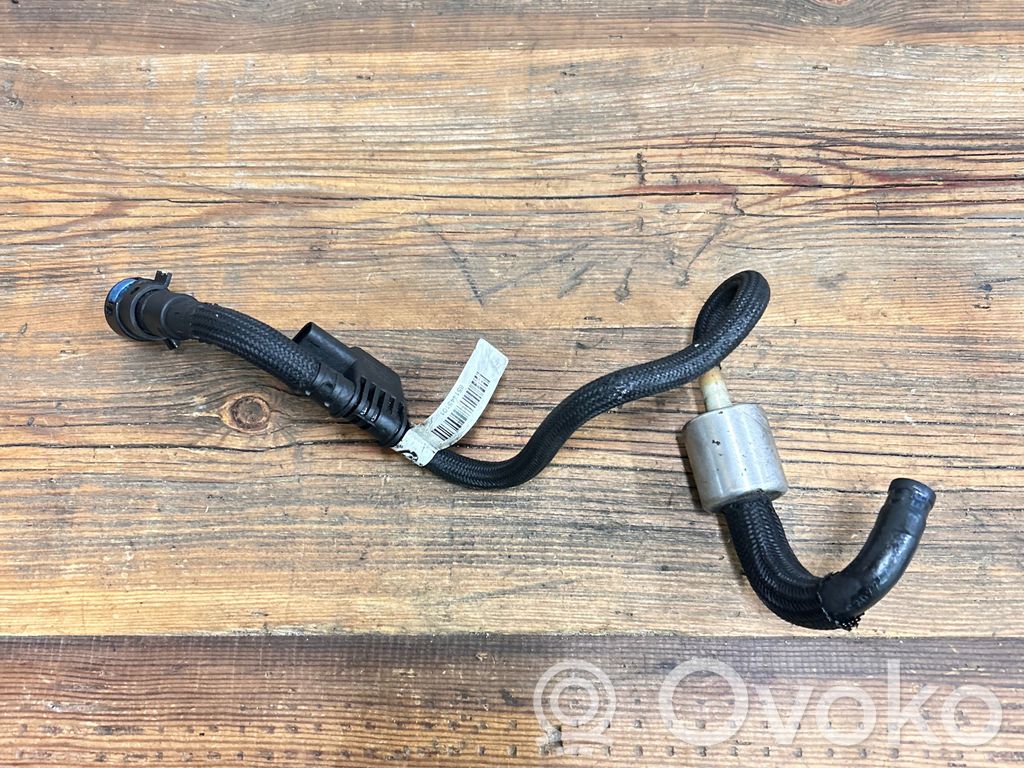 BMW 3 E90 E91 Fuel distributor 
