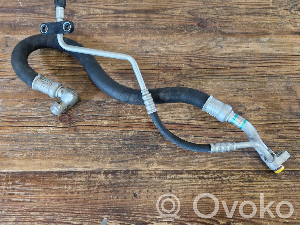 BMW 3 E90 E91 Ilmastointilaitteen putki (A/C) 